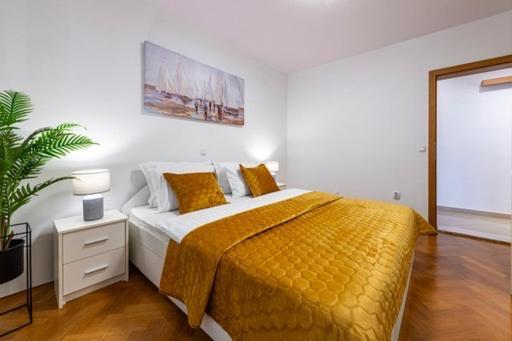 Goldensky New Apartment Ragusa Esterno foto