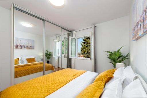 Goldensky New Apartment Ragusa Esterno foto