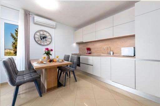 Goldensky New Apartment Ragusa Esterno foto