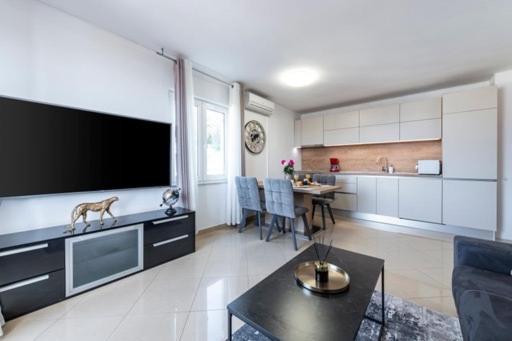 Goldensky New Apartment Ragusa Esterno foto